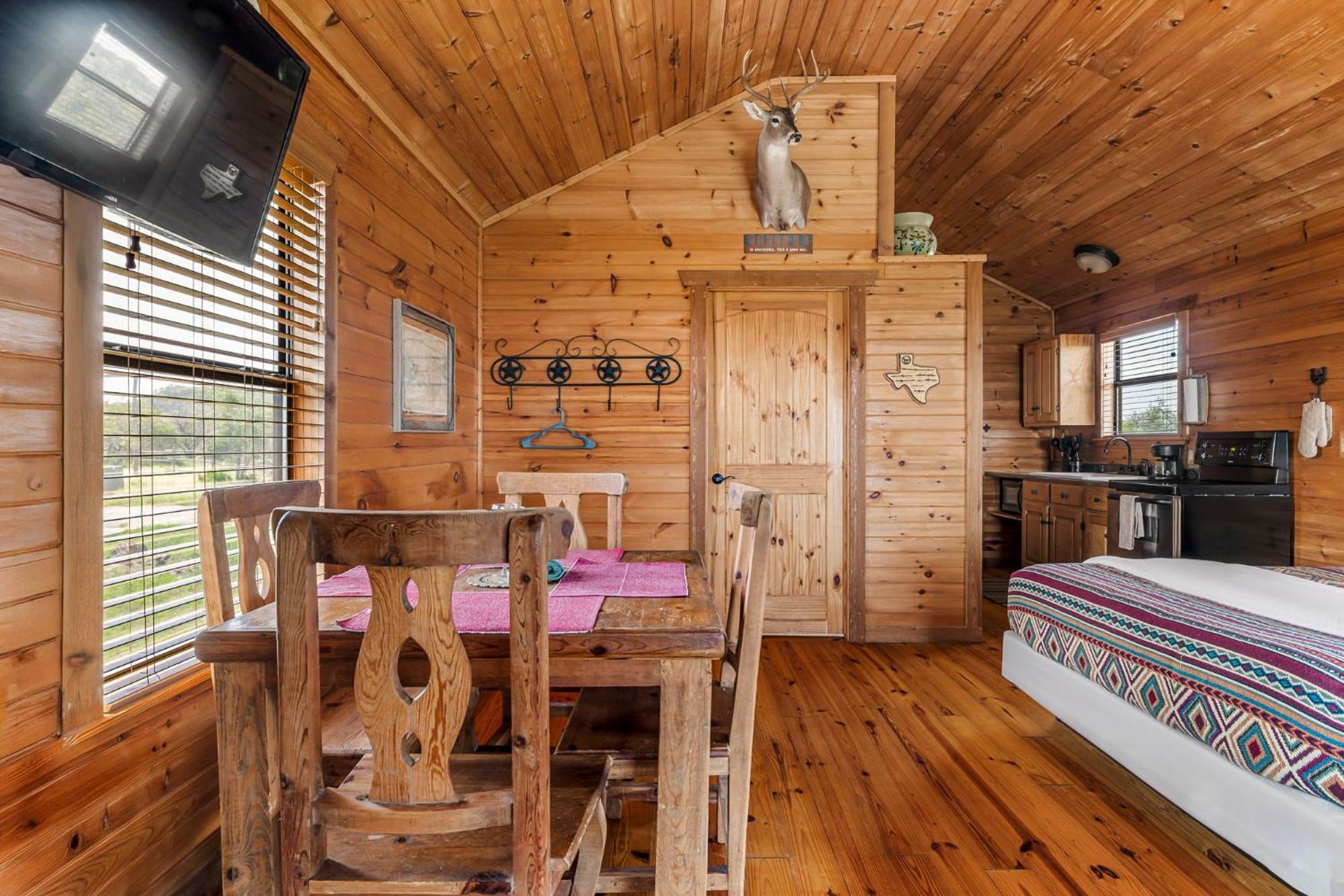 Enchanted Rockview Cabins Crabapple Phòng bức ảnh