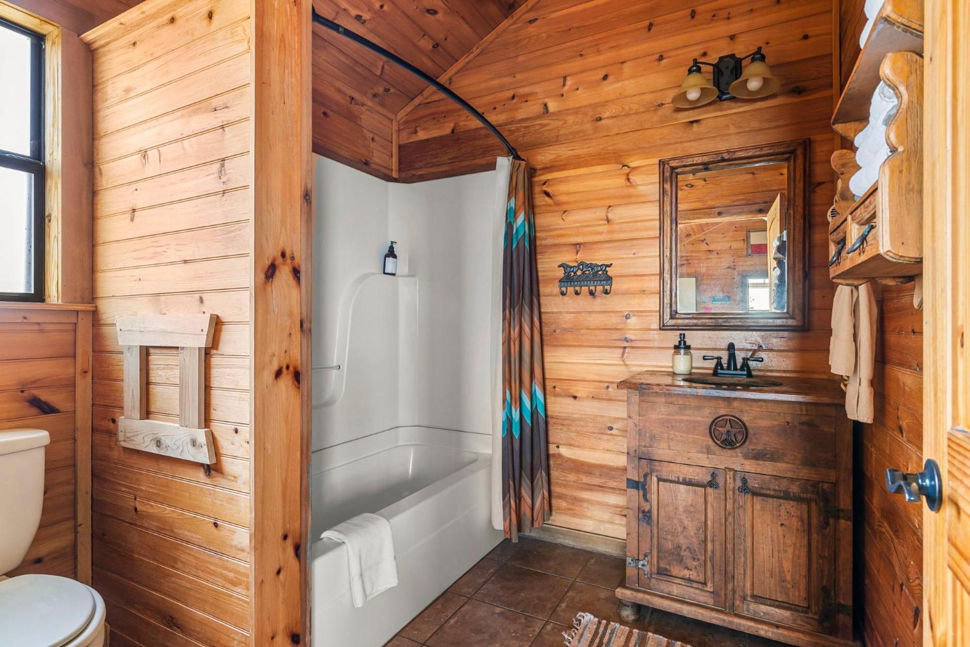 Enchanted Rockview Cabins Crabapple Ngoại thất bức ảnh