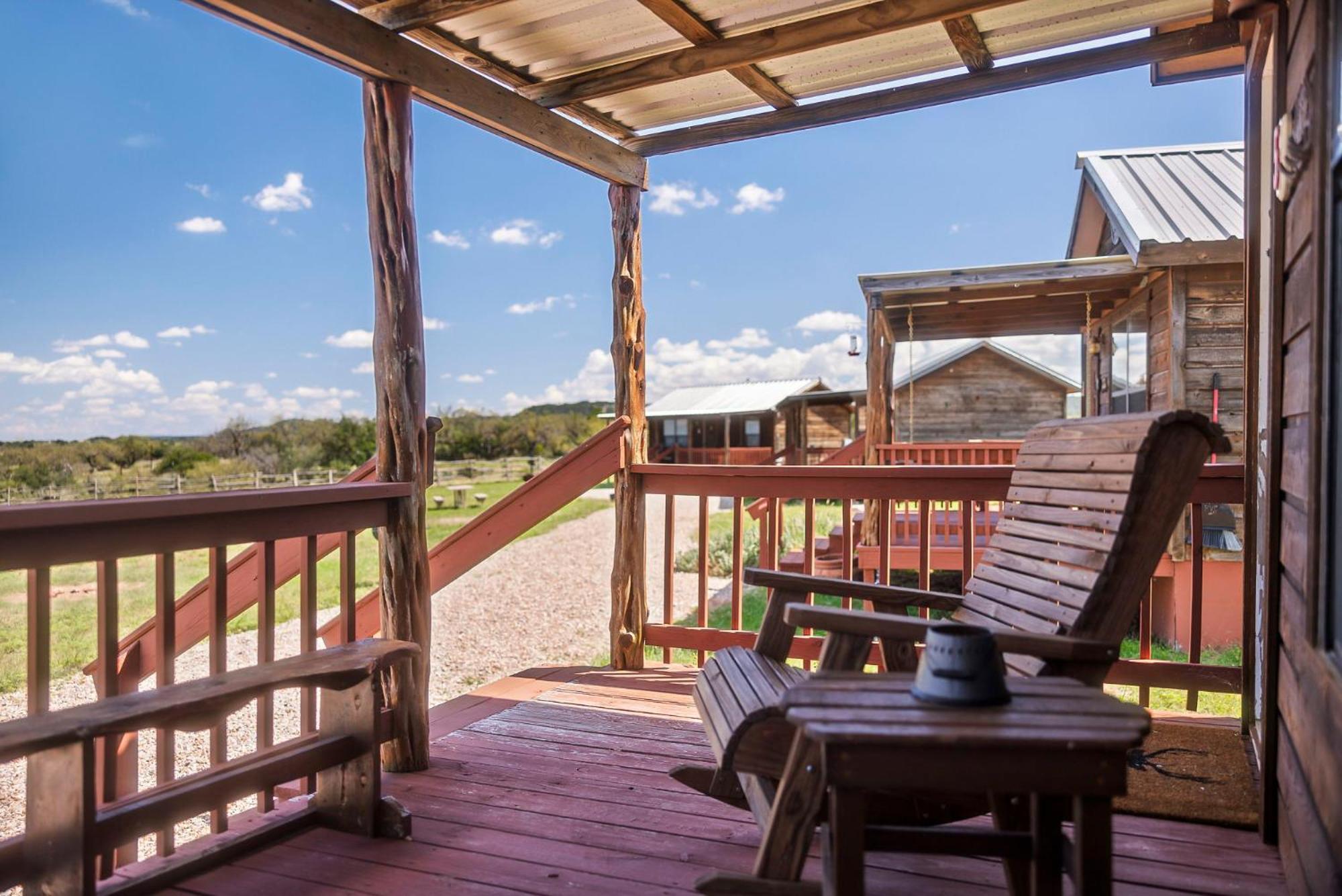 Enchanted Rockview Cabins Crabapple Ngoại thất bức ảnh