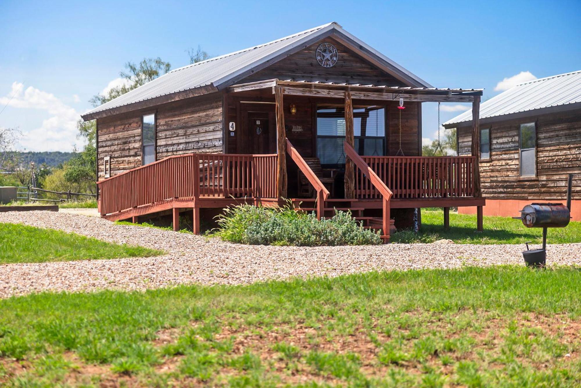 Enchanted Rockview Cabins Crabapple Ngoại thất bức ảnh