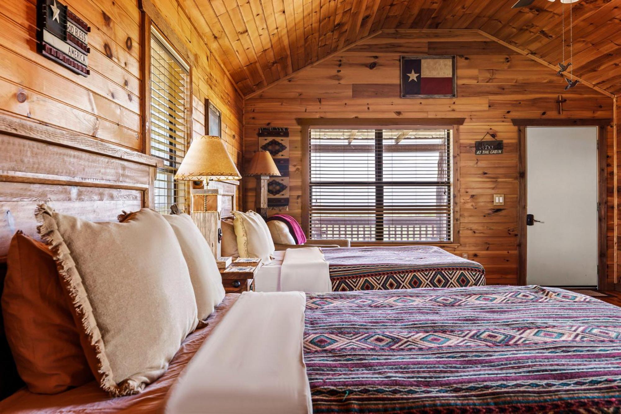 Enchanted Rockview Cabins Crabapple Phòng bức ảnh